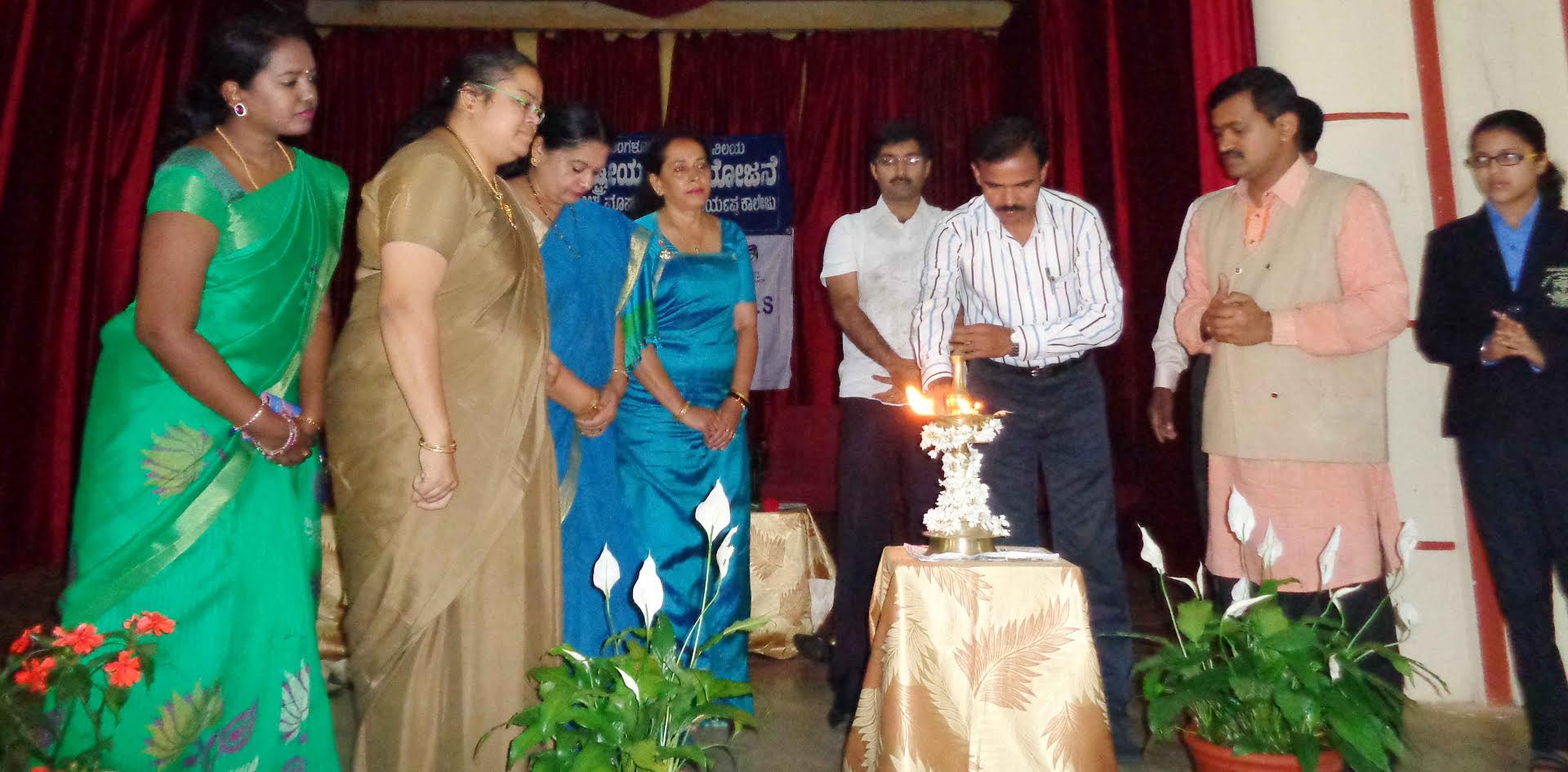 ರಕ್ತದಾನದಿಂದ ಮಾನವೀಯತೆ ಮೆರೆಯಲು ಗಣ್ಯರ ಕರೆ